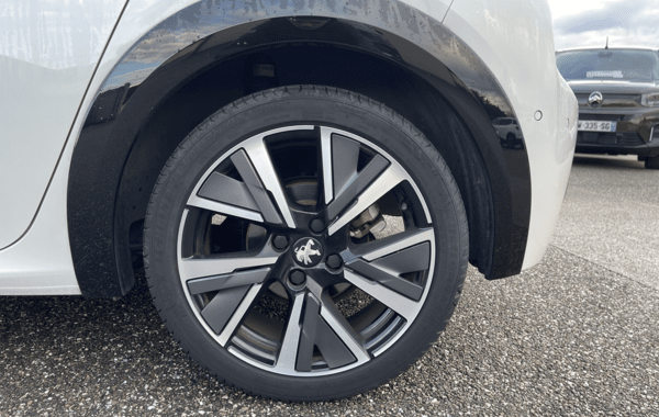 peugeot-208-1-2-puretech-130ch-s-s-gt-eat8 - 68308575