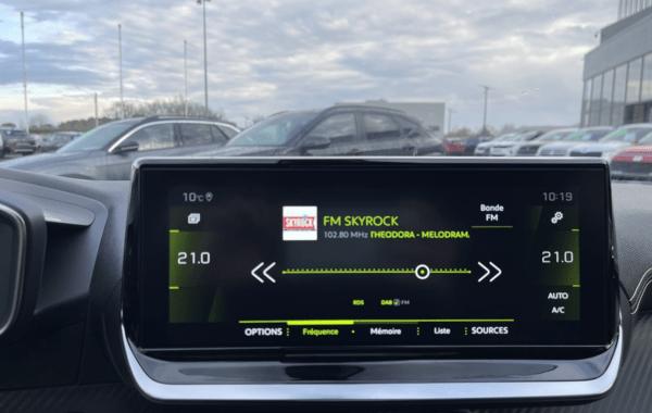 peugeot-208-1-2-puretech-130ch-s-s-gt-eat8 - 68308575