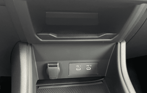 renault-captur-ii-1-8-e-tech-full-hybrid-160ch-techno-25 - 68398575