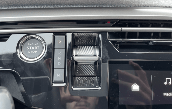 peugeot-5008-hybrid-145ch-gt-e-dcs6 - 68428575