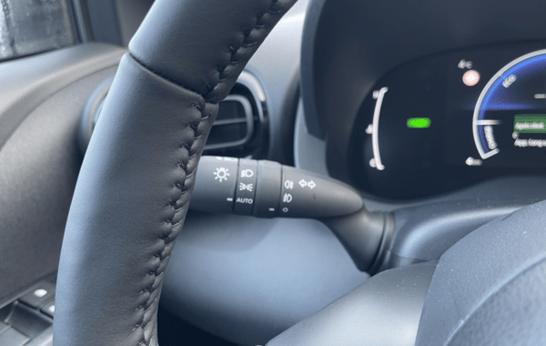 toyota-yaris-cross-130h-design-my25 - 68458575