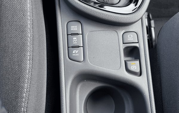 toyota-yaris-cross-130h-design-my25 - 68468575