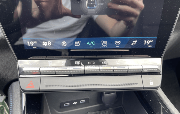 renault-austral-1-2-e-tech-full-hybrid-200ch-esprit-alpine-26 - 68588575