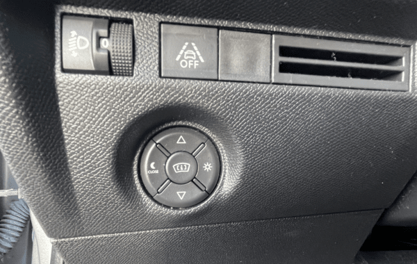 citroen-c4-bluehdi-130ch-s-s-shine-eat8 - 68778575