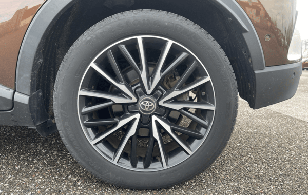 toyota-c-hr-1-2-turbo-116ch-distinctive-awd-cvt-rc18 - 68818575