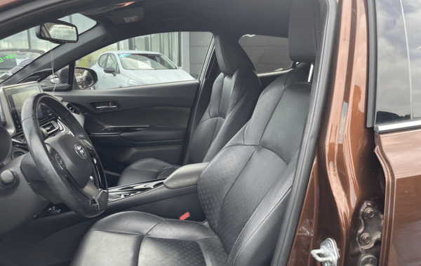 toyota-c-hr-1-2-turbo-116ch-distinctive-awd-cvt-rc18 - 68818575