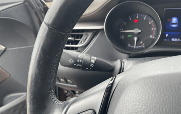 toyota-c-hr-1-2-turbo-116ch-distinctive-awd-cvt-rc18 - 68818575