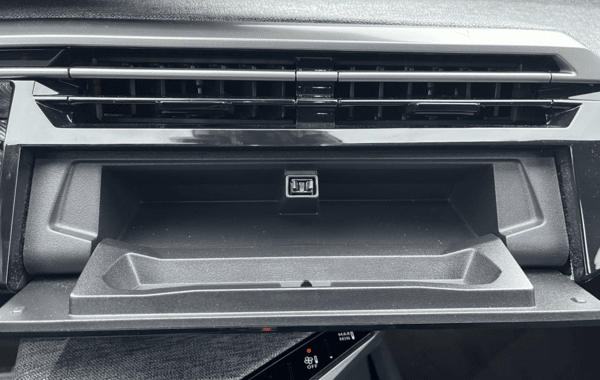 peugeot-3008-1-2-hybrid-145ch-allure-e-dcs6 - 68928575