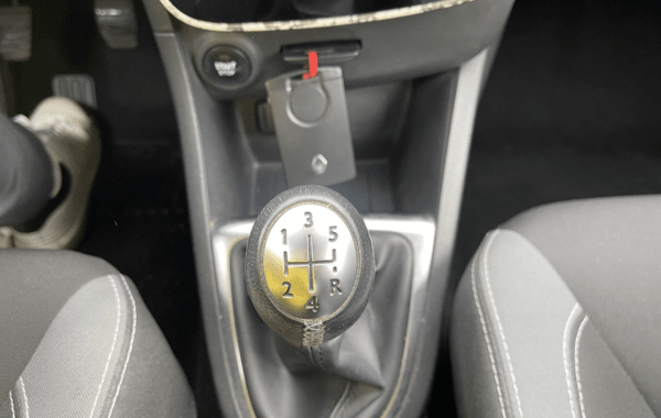 renault-clio-iv-1-5-dci-90ch-energy-intens-euro6-2015 - 69028575