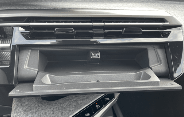 peugeot-3008-1-2-hybrid-145ch-allure-e-dcs6 - 69058575