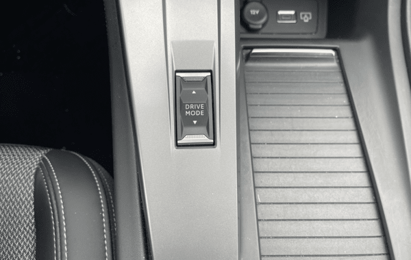 peugeot-308-sw-1-2-puretech-130ch-s-s-allure-eat8 - 69248575