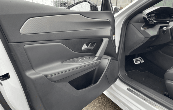 peugeot-308-1-5-bluehdi-130ch-ss-gt-exclusive-eat8 - 69608575