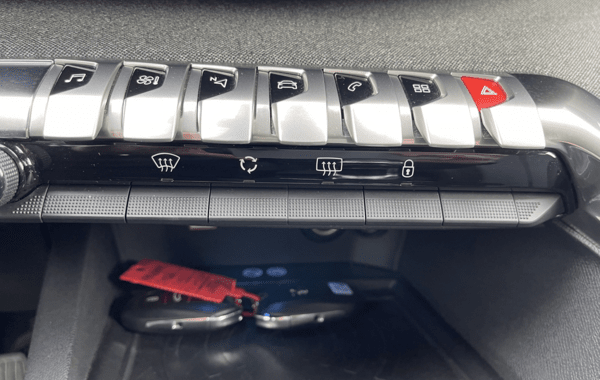 peugeot-3008-1-2-puretech-130ch-s-s-allure-business - 70108575