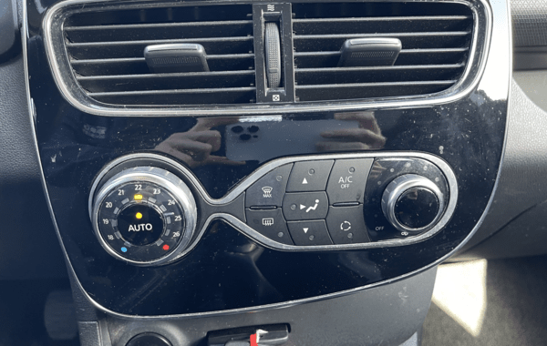 renault-clio-iv-0-9-tce-90ch-intens-euro6-2015 - 70208575