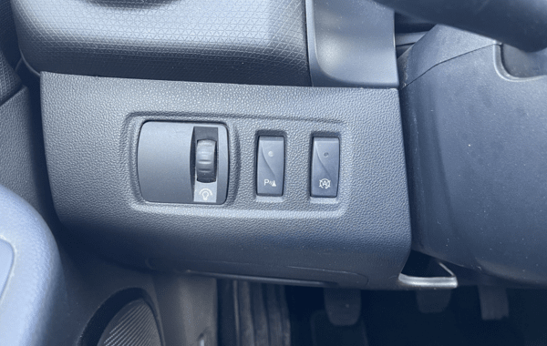 renault-clio-iv-0-9-tce-90ch-intens-euro6-2015 - 70208575