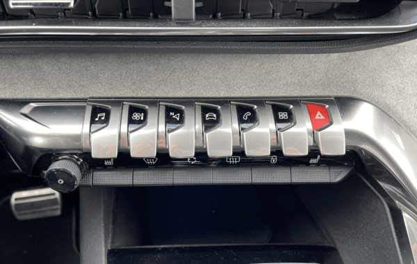 peugeot-3008-1-2-puretech-130ch-s-s-gt-pack-eat8 - 70288575