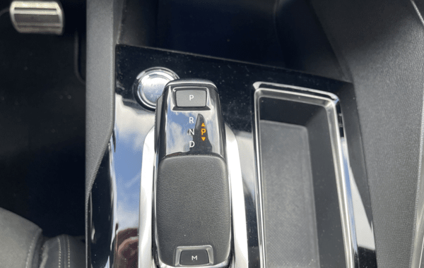 peugeot-3008-1-2-puretech-130ch-s-s-gt-pack-eat8 - 70288575