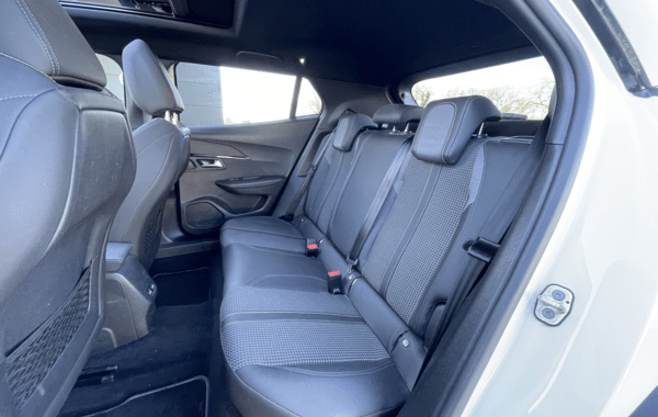 peugeot-2008-1-5-bluehdi-130ch-s-s-gt-eat8-125g - 70738575