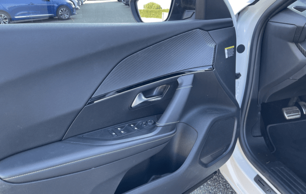 peugeot-2008-1-5-bluehdi-130ch-s-s-gt-eat8-125g - 70738575