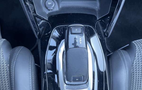 peugeot-2008-1-5-bluehdi-130ch-s-s-gt-eat8-125g - 70738575