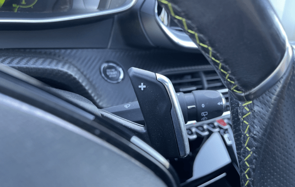 peugeot-2008-1-5-bluehdi-130ch-s-s-gt-eat8-125g - 70738575