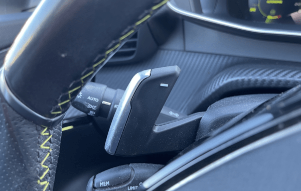 peugeot-2008-1-5-bluehdi-130ch-s-s-gt-eat8-125g - 70738575