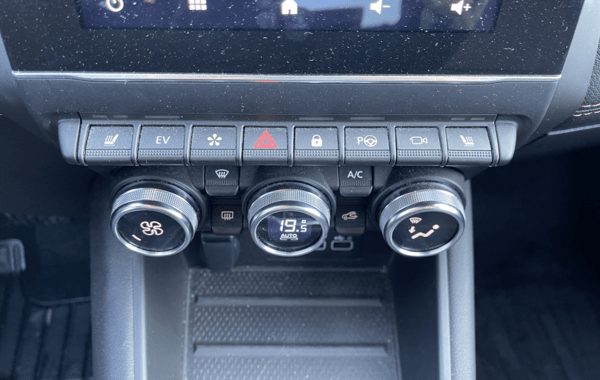 renault-captur-ii-1-6-e-tech-hybride-145ch-engineered-iconic - 70848575