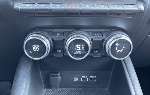 renault-captur-ii-1-6-e-tech-hybride-145ch-engineered-iconic - 70848575