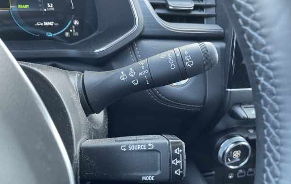 renault-captur-ii-1-6-e-tech-hybride-145ch-engineered-iconic - 70848575