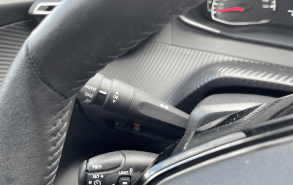 peugeot-208-1-5-bluehdi-100ch-s-s-allure - 70948575