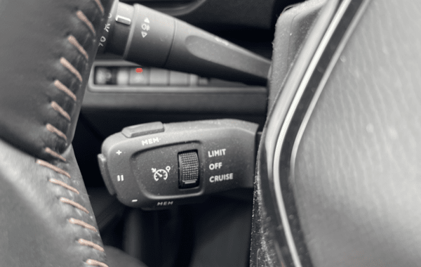 peugeot-3008-1-2-puretech-130ch-allure-s-s - 71808575