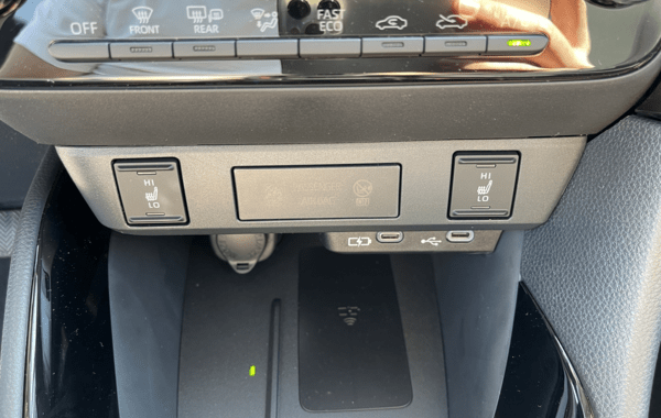 toyota-yaris-116h-design-5p-my25 - 72158575