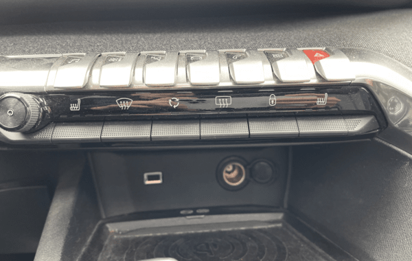 peugeot-3008-1-2-puretech-130ch-allure-s-s-eat6 - 72858575