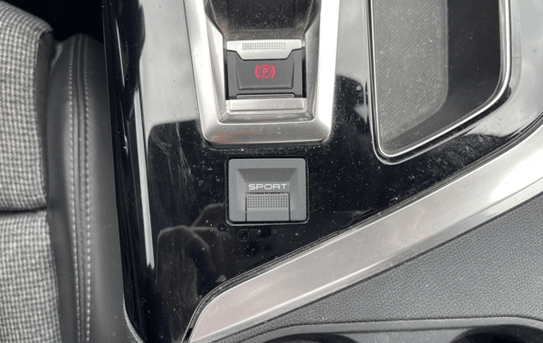 peugeot-3008-1-2-puretech-130ch-allure-s-s-eat6 - 72858575