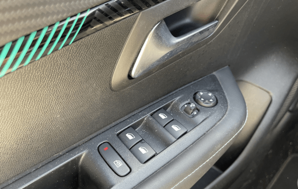 peugeot-208-1-2-puretech-100ch-s-s-allure-pack-eat8 - 74038575