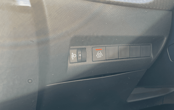 peugeot-208-1-2-puretech-100ch-s-s-allure-pack-eat8 - 74038575