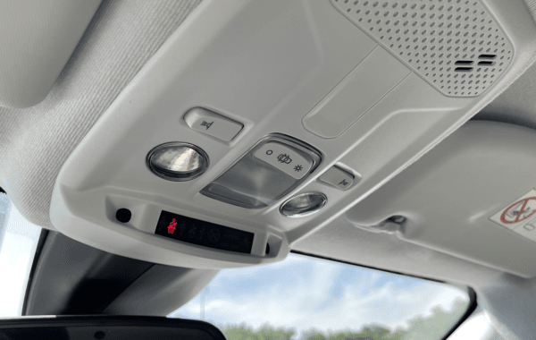 peugeot-208-1-2-puretech-100ch-s-s-allure-pack-eat8 - 74038575